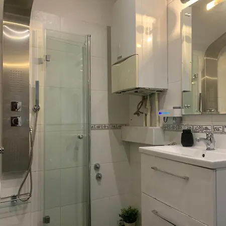 Amazing,full Privacy With Swimming Pool L & Hot Tub Praputnjak