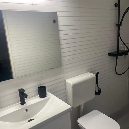 Amazing,full Privacy With Swimming Pool L & Hot Tub *