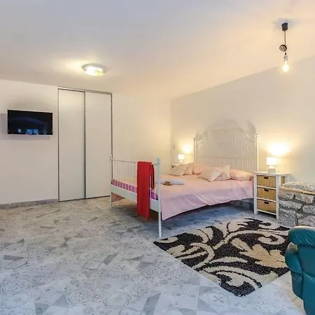 Amazing,full Privacy With Swimming Pool L & Hot Tub