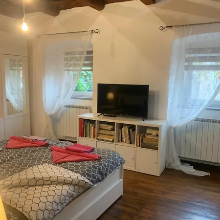 Amazing,full Privacy With Swimming Pool L & Hot Tub