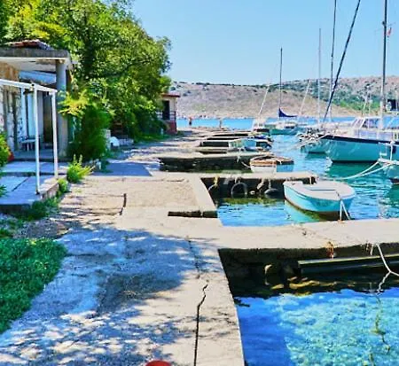 Amazing,full Privacy With Swimming Pool L & Hot Tub Praputnjak