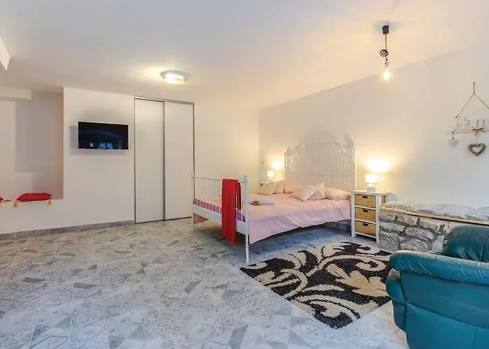Amazing,full Privacy With Swimming Pool L & Hot Tub