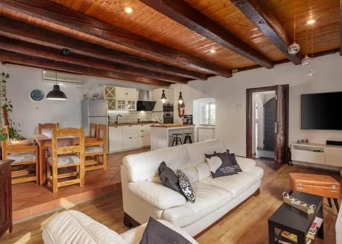 Amazing,full Privacy With Swimming Pool L & Hot Tub فيلة Praputnjak